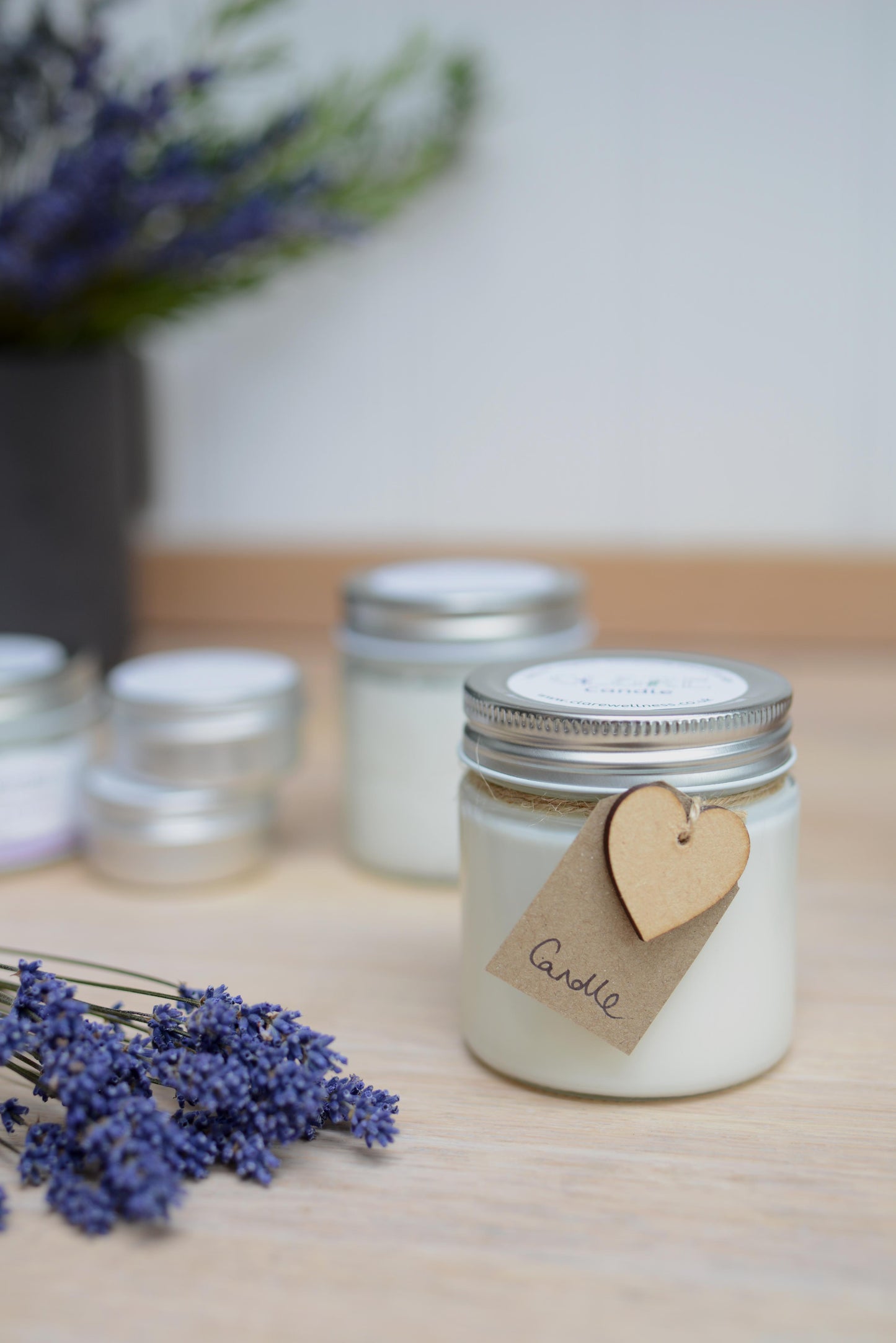 Calm Candle (with Lavender essential oil & Lavender buds) 250ml